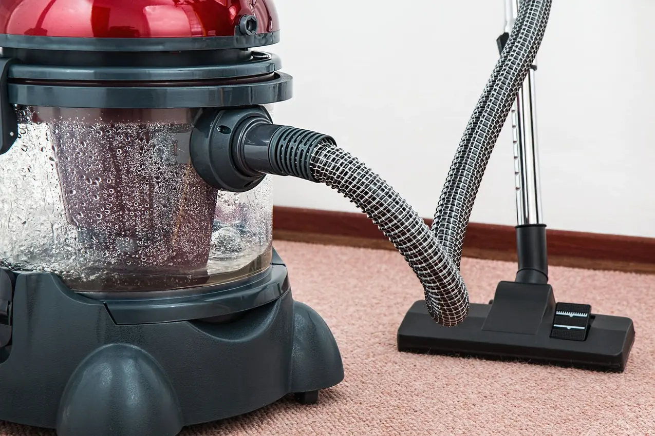 Water extraction equipment for affected rooms in Los Angeles